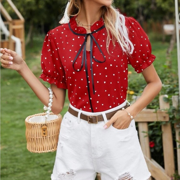 Hearts print tie neck butterfly sleeve blouse - Picture 4 of 5